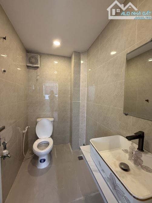 BÁN NHÀ NGUYỄN THIỆN THUẬT QUẬN 3 – HẺM Ô TÔ - 4PN 4WC RIÊNG - MỚI ĐẸP Ở NGAY – CHỈ 4.5 TỶ - 9