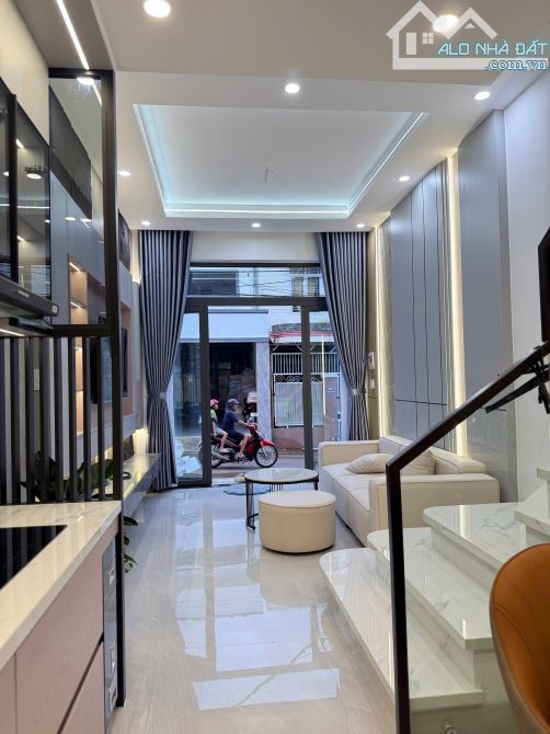 NHÀ MÊ FULL NỘI THẤT HẺM 39 ĐINH CÔNG TRÁNG: GIÁ 3.25 tỷ - 9