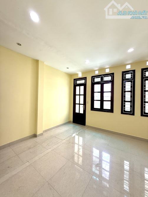 CC bán gấp Nhà Hẻm 6m Đ, Yên Thế P2 Tân Bình 60m2 4 Tầng giá chỉ 12.9 Tỷ - 9