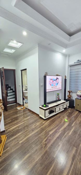 Nhà Mặt Phố Thạch Bàn Cách 50m 5 Tầng Ngõ Ít Nhà – Nhỉnh 6 tỷ - 9