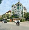 Cho thuê tòa biệt thự sân vườn Mỹ Đình, Mễ Trì 220 mét 5 tầng thang máy lô góc mới đẹp