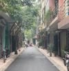 Bán nhà phân lô phố Trần Quốc Hoàn, 40m2, 5 tầng, 2 thoáng, gần phố, nhỉnh 12 tỷ