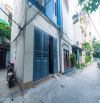 Cho thuê nhà nguyên căn ngõ 90 Đường Nam Dư, Phường Lĩnh Nam, Hoàng Mai. DT 38m x 4 tầng,