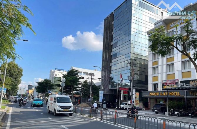 Bán nhà MT siêu vị trí ngay Hà Đô đường 3/2, P.12, Quận 10, DT(8.5x28m) giá 116 tỷ còn TL