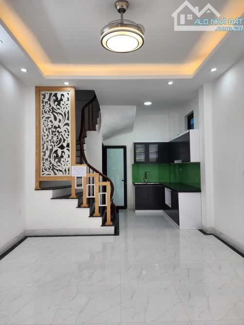 Bán nhà riêng tại Kim Hoàng, 5.1 tỷ, 32m2, 3PN + 4WC + 5 tầng, chính chủ giá cực chất
