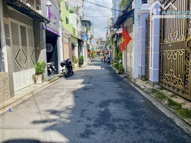 Nhà bán Khu VIP đường Đặng Văn Ngữ Q.PN - hẻm xe tải - 9 TỶ - 2