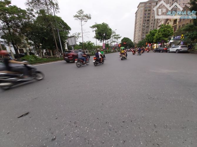 Nhà mặt phố Nguyễn Hữu Thọ, view hồ Linh Đàm (2 mặt phố), sổ đỏ 440m2 mặt tiền 20m - 145Tỷ