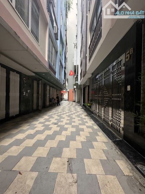 QUAN HOA, CẦU GIẤY - 35M - 4 TẦNG - NGÕ THÔNG - GẦN PHỐ - Ô TÔ ĐỖ CỬA - DÂN XÂY - Ở NGAY