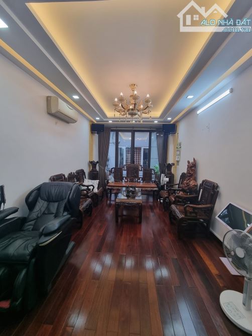 Thái Thịnh, 50m, 5ngủ, Thang máy, Ô tô, Kinh doanh đỉnh, Nội thất cao cấp, Sổ vuông nở hậu