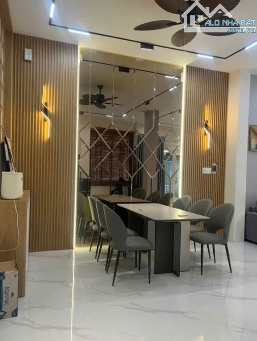 Bán Nhà Góc 2 Mặt Tiền Nguyễn Thị Đặng, 80m², 3 Tầng, Full Nội Thất, Giá 5.68 Tỷ – Q12