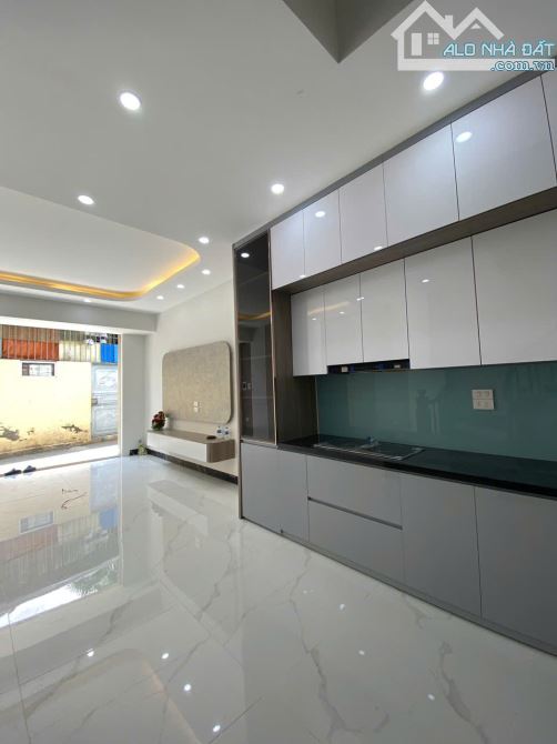 Bán nhà xây mới 5 tầng – DT 31m², MT 4m, Phúc Lợi Long biên