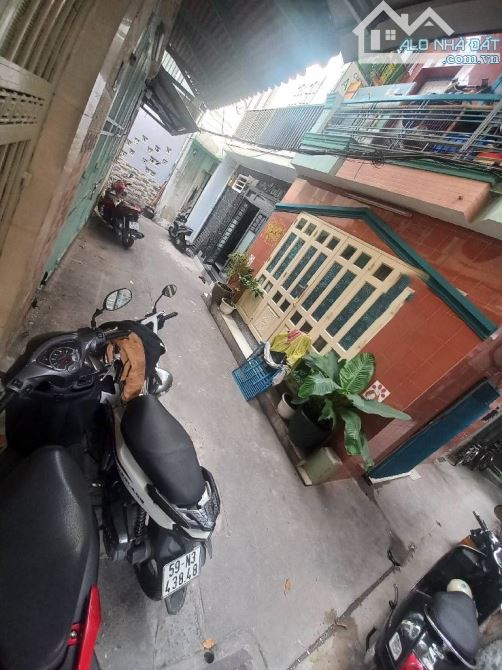 Bán gấp nhà trung tâm Sài Gòn, Lê Văn Sỹ, Trường Sa, dt ~ 4*9, 4 tầng, chỉ  hơn 5 tỷ (2025
