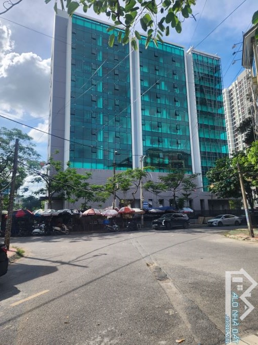 Bán lô  khu 10 nhìn vườn hoa thôg 2 đầu dt 76.5m mt 4.5m giá 12.5 tỷ