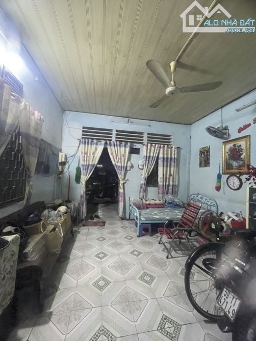 Bán nhà 1/ Lê Lợi  ,Hóc Môn, DT 98m2 ,Giá chỉ 3.76 tỉ (TL)