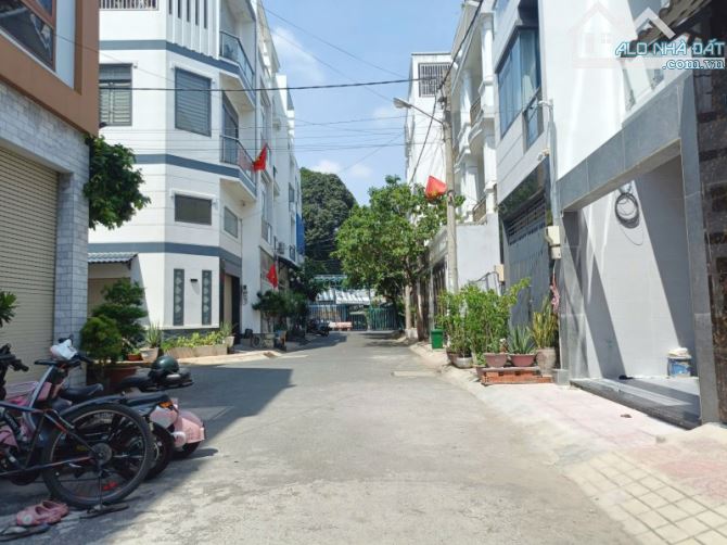 Bán Nhà 3 Tầng Hẻm 7m Hoàng Diệu 2 Thủ Đức – 50m² Vuông Vức – 3PN – SHR – Giá Chỉ 6.5 Tỷ
