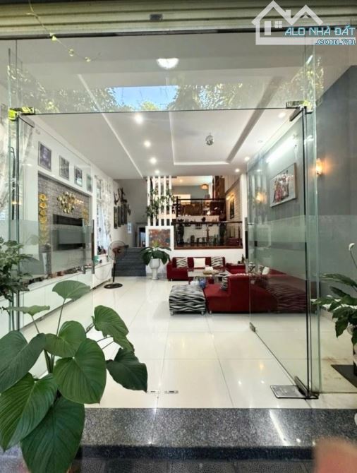 💥 SIÊU PHẨM -  BIỆT THỰ LÔ GÓC 3 TẦNG - GARA Ô TÔ - TRUNG TÂM HẢI CHÂU - GIÁ CHỈ NHỈNH 12