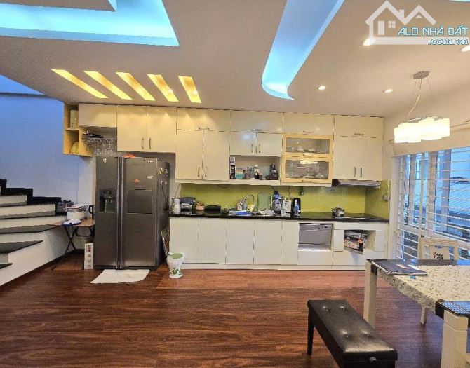 🏡Nhà CỰC ĐẸP Yên Hòa, 41m2 5 Tầng, Ô TÔ Đỗ cửa, Đường THÔNG gần TRƯỜNG HỌC