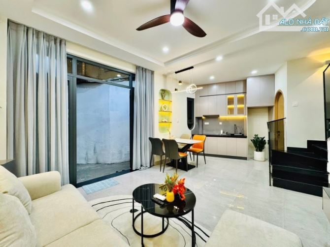 BÁN NHÀ SIÊU PHẨM 2 TẦNG – THÍCH QUẢNG ĐỨC P5 PHÚ NHUẬN – 27M² (6x5) – 2PN– CHỈ 4.98 TỶ