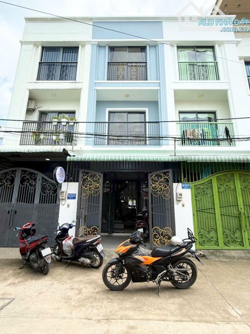 Nhà Đẹp Tx52 cách Hà Huy Giáp 400m  ( 4M x 15M) 1 trệt 2 lầu Q12