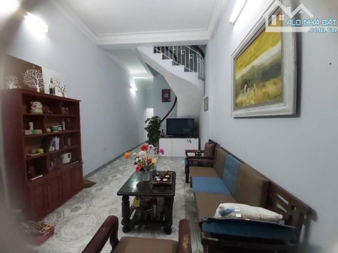 B.Á.N NHÀ HÀO NAM 52m2_GẦN PHỐ_NGÕ THOÁNG RỘNG, hơn 10 tỷ