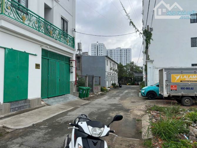 BÁN GẤP - 168M2 - NGANG KHỦNG 8M - VƯỜN LÀI - AN PHÚ ĐÔNG - QUẬN 12.  GIA CHỈ : 11,5 TỶ