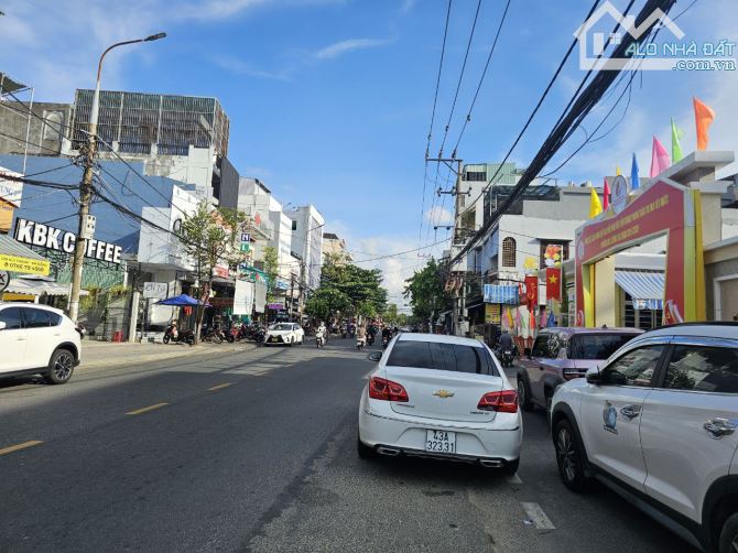 Bán nhà mặt phố đường Núi Thành, trung tâm tp Đà Nẵng