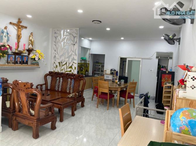 NẰM TRỤC ĐƯỜNG ĐÔNG NHẤT THÀNH PHỐ, GIÁ TRỊ KINH DOANH TUYỆT VỜI