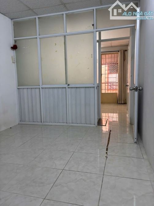 🌟 NHÀ NHỎ XINH XINH ĐƯỜNG SỐ 1, GẦN CHỢ XÓM MỚI, 2 TẦNG, 2PN, GIÁ CHỈ 2.380 TỶ TL.