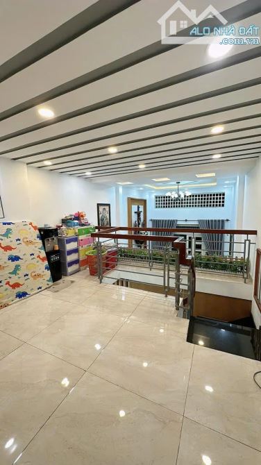 Bán Nhà HXH Thông Phan Huy Ích, Tân Bình, 73m2, 3 Tầng Mới, Nội Thất Cao Cấp, Nhỉnh 7 Tỷ