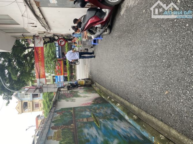 Bán đất tặng nhà 2 tầng ,💰 4tỷ38 , cách mặt phố 50m, oto lùi tận cửa , bay nhanh 💸💸💸