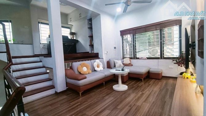 BÁN NHÀ MỄ TRÌ - NAM TỪ LIÊM- 40m2 5 TẦNG MẶT TIỀN KHỦNG- KINH DOANH