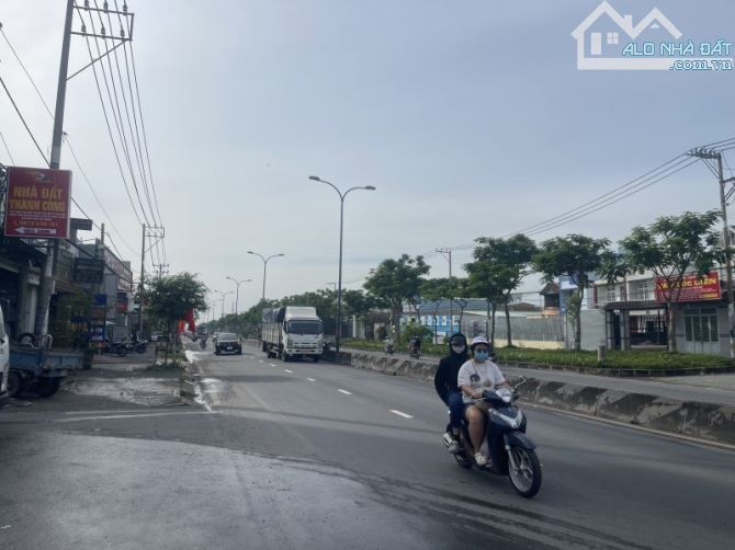 chủ gửi bán lô đất làm kho xưởng- xây trọ - 1000m2- gần đường lộ trần văn giàu- bình chánh