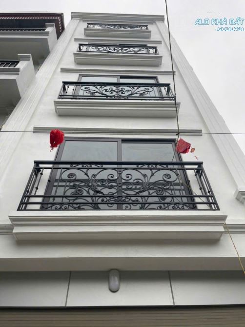 BÁN NHÀ 5 TẦNG, NGAY VŨ LĂNG - TỨ HIỆP, TRUNG TÂM THANH TRÌ, HƠN 5 TỶ
