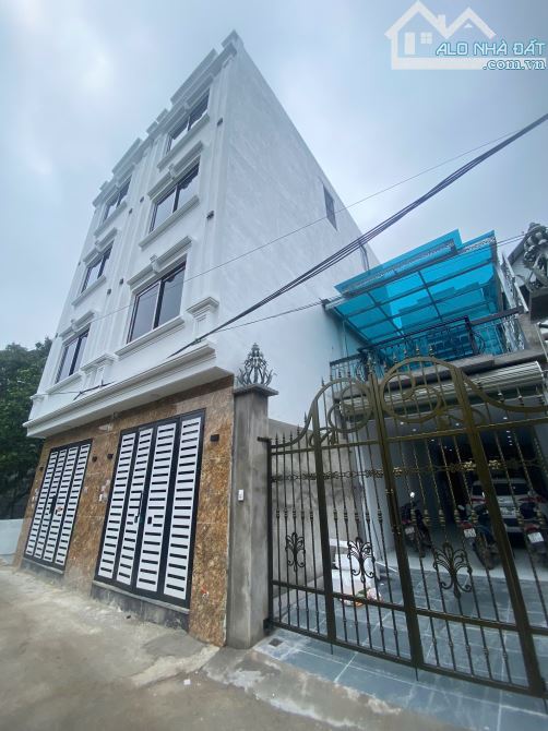 CĂn này mua đầu tư để cho thuê thì tuyệt vời-Ngay sát trường đại học- Giá chỉ nhỉnh 3 tỉ
