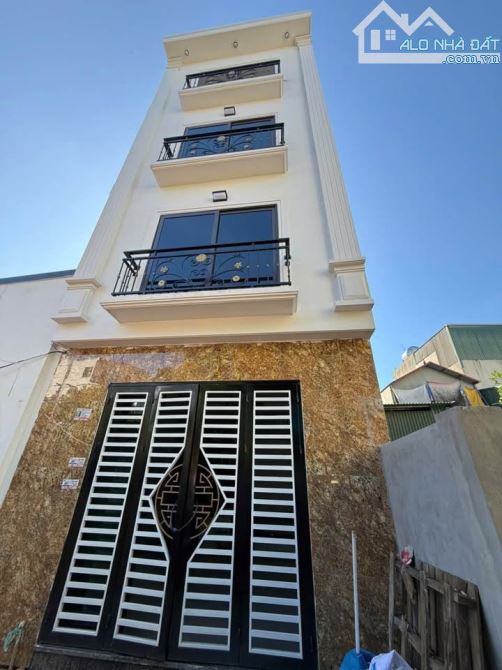 M1 đầu tháng sale cho anh chị căn nhà 4 tầng tại Đại Tự giá ưu đãi 5,1 tỉ cạnh đường oto