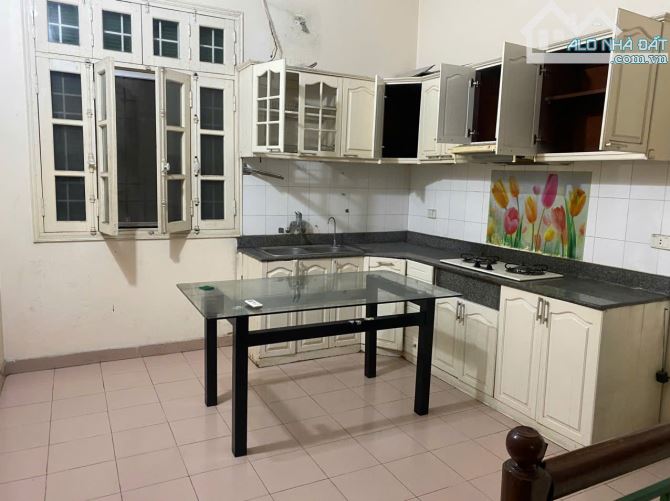 Cho thuê nhà ngõ Giang Văn Minh 50m2 x 4 tầng MT4m giá 20tr/tháng