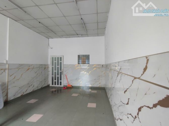 Cho thuê mặt bằng đường Phạm Văn Thuận, giá 8 triệu