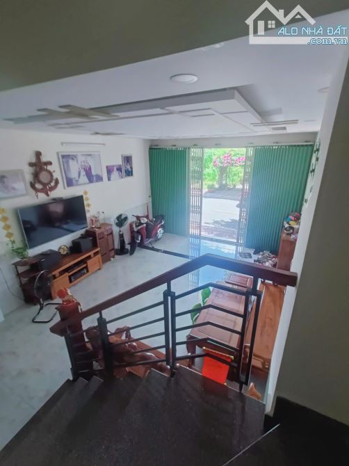 Hot! Nhà 3 lầu kiên cố full nội thất 76m2 mặt 5m KĐT Hà Quang 2 giá rẻ 6,4 tỷ