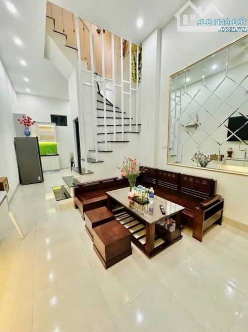 Cực hott!Bán nhà 42m,4t tại Lê Lợi,Hà Đông ngõ ô tô đánh võng chỉ 8t