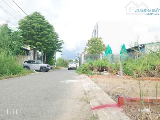 ĐẤT ĐẸP ĐƯỜNG NHỰA Ô TÔ 5M, THÔNG QL1A, GẦN KHU HÀNH CHÁNH TỈNH, P TÂN HẠNH, VĨNH LONG