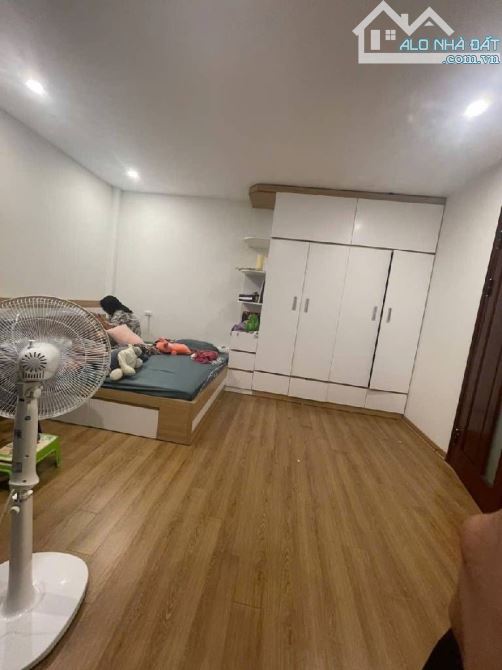 Bạn em đang cần bán nhà 5t,48m tại Ngô Quyền,Hà Đông, tiện ích tốt chỉ 8 tỷ