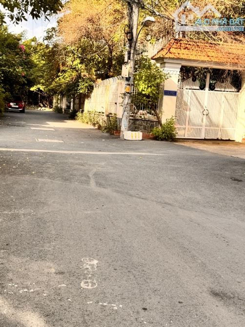 Bán lô đất vuông vứt khu Kiều Đàm, 5x20m, MT đường 8m, gần Riverside City, Q. 7, chỉ 10.8