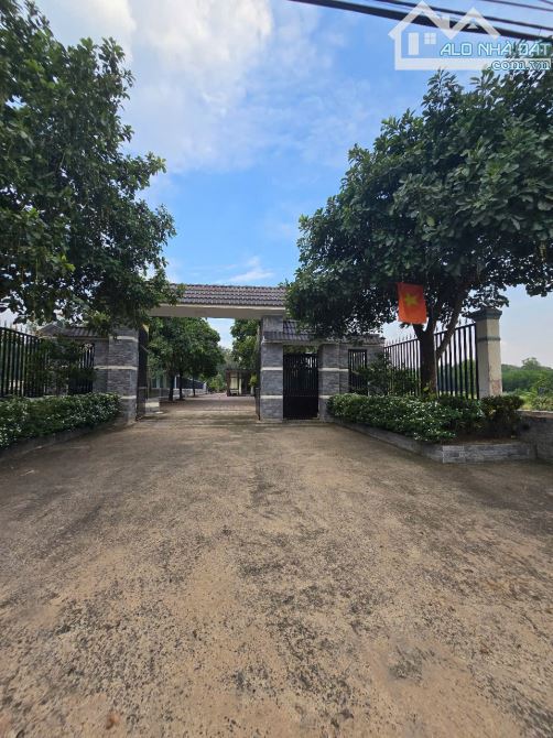 Định Cư Nước Ngoài Bán Nhà Mặt Tiền Ngay Cầu Nhơn Trạch Đồng Nai Dt: 3045m2 -Chỉ 8triệu/m2