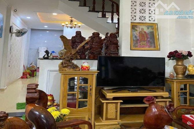 Bán nhà hẻm xe hơi, Quốc Lộ 13, Thủ Đức, 54 m² (4m x 13.5m), 4 tầng - Giá 8 tỷ TL
