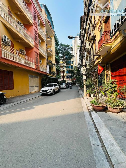 Siêu phẩm Trung Kính 3 oto tránh vỉa hè rộng🌹68m2 - 5T - MT5m, Sát phố