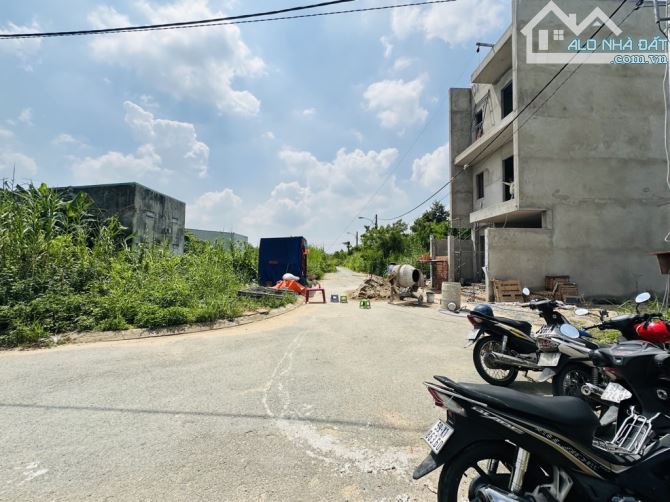 Đất ở- Hẻm xe hơi- KDC phân lô- Bưng Ông Thoàn- Phú Hữu