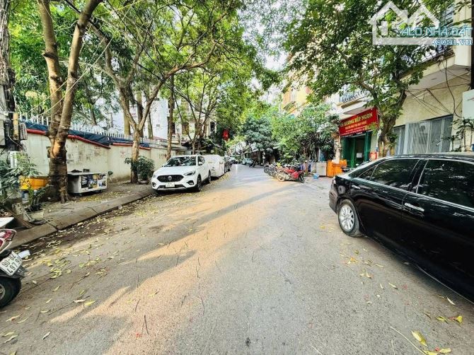 Trung Kính - Phân lô vỉa hè oto tránh- 2 thoáng kinh doanh đỉnh🌹DT 65m2 - 5T - MT5.2m