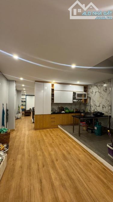 CHÍNH CHỦ BÁN NHÀ KIM NGƯU-5 TẦNG DÂN XÂY-40M-MT 7M-NGÕ THÔNG-GẦN PHỐ-7.2 TỈ
