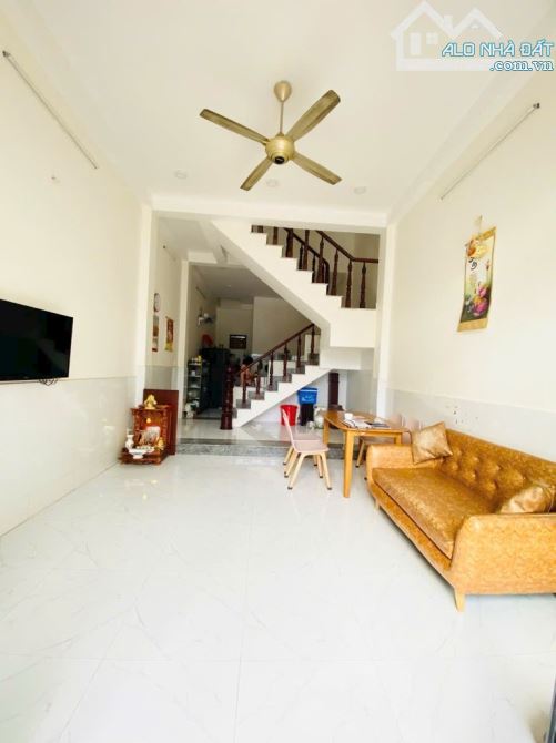 BÁN NHÀ Q12 GẦN TÔ NGỌC VÂN-61M² 3 TẦNG-ĐƯỜNG TRƯỚC NHÀ 6 MÉT-GIÁ 5 TỶ.