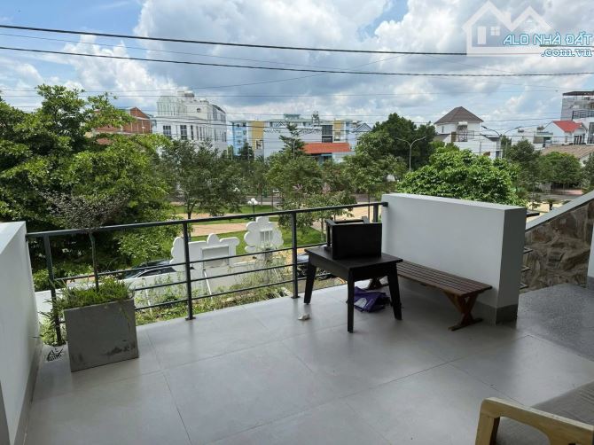 NHÀ ĐẸP 4 TẦNG ĐƯỜNG PHAN ĐĂNG LƯU - ĐỐI DIỆN HOA VIÊN KHU METRO.DT 5x20m -